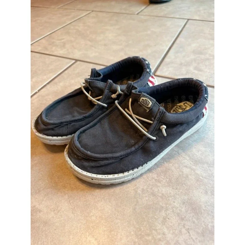 Hey Dude Wally Americana Youth Boys Size 5 US Navy Stars Stripes Canvas Loafers